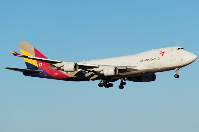 Boeing 747-200 (HL7436) - On final for 18R