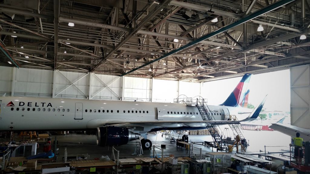 Airbus A321 (N321DH) - Hangar in Minneapolis. Only 16 flight hours yet.