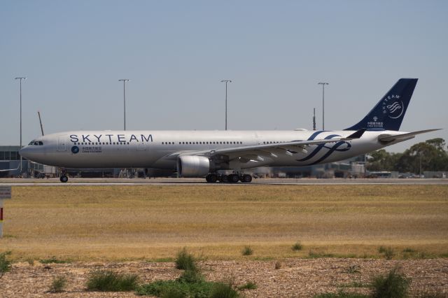 Airbus A330-300 (B-5928)