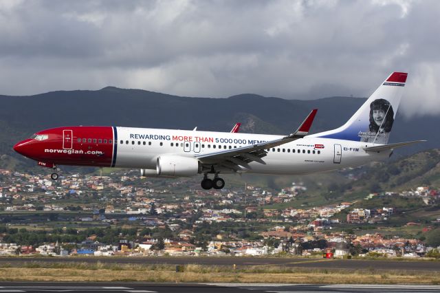 Boeing 737-800 (EI-FVM) - Tenerife North Airportbr /30/04/2017