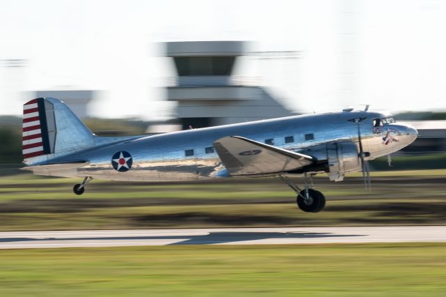 Douglas DC-3 (N47HL) - C-47