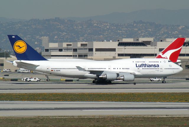 Boeing 747-400 (D-ABVE) - D-ABVE  B747-430  DLH  KLAX