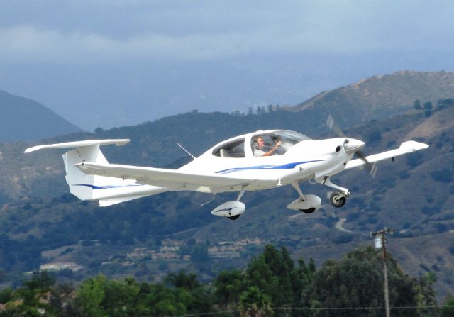 Diamond Star (N888YW) - Taking off RWY 8R