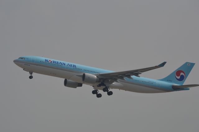 Airbus A330-300 (HL7550)