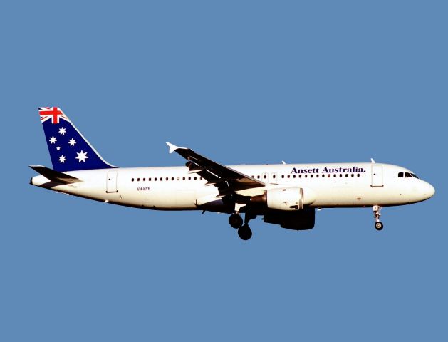 Airbus A320 (VH-HYE)