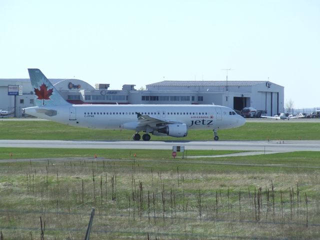 Airbus A320 (C-FPWE)