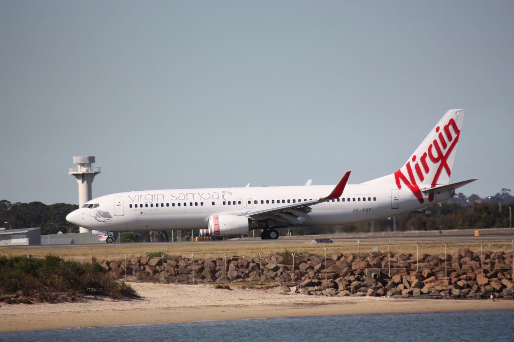 Boeing 737-800 (ZK-PBF)
