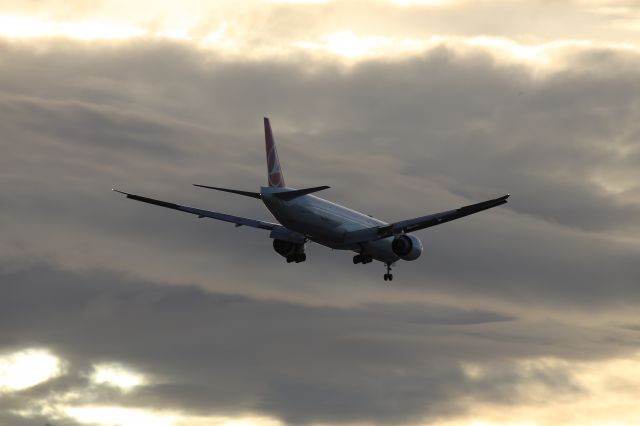 BOEING 777-300ER (TC-JJJ)