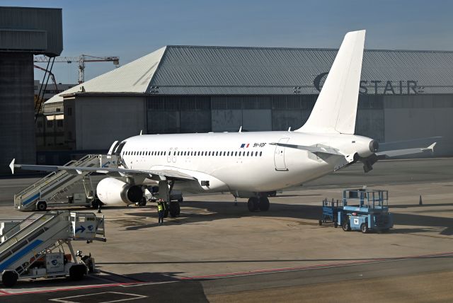 Airbus A320 (9H-VDF)