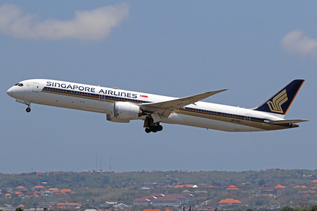 BOEING 787-10 Dreamliner (9V-SCL)