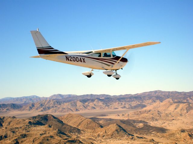 Cessna Skylane (N2004X) - Near Baker Ca. enroute Furnace Creek.