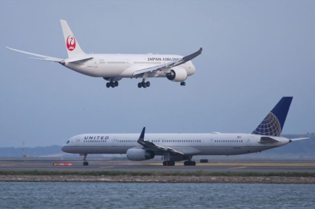 Boeing 787-9 Dreamliner (JA864J)