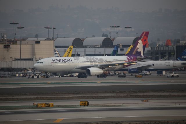 Airbus A330-200 (N389HA)