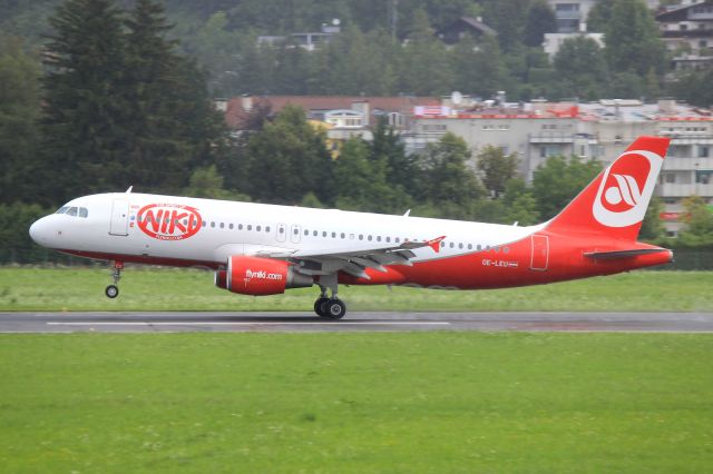 Airbus A320 (OE-LEU)