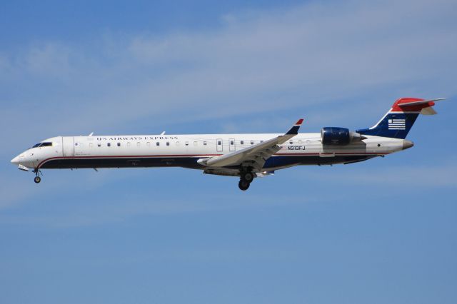 Canadair Regional Jet CRJ-900 (N913FJ)