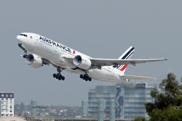 Boeing 777-200 (F-GSPY)