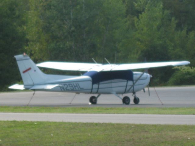 Cessna Skyhawk (N29HL) - Parked in a secluded area of Boire Field.