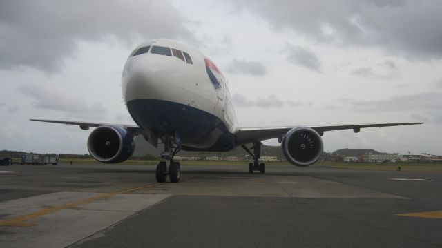 Boeing 777-200 (G-VIIV)