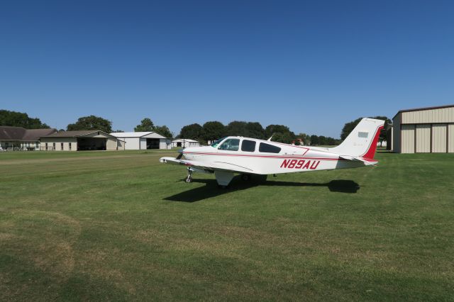 Beechcraft Bonanza (33) (N89AU)