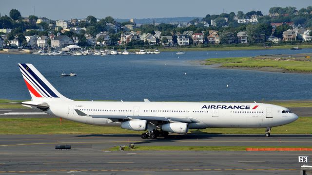 Airbus A340-300 (F-GLZH)