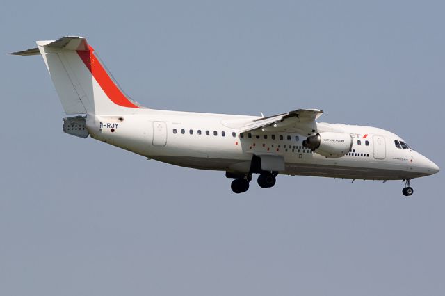 Avro RJ-100 Avroliner (EI-RJY)