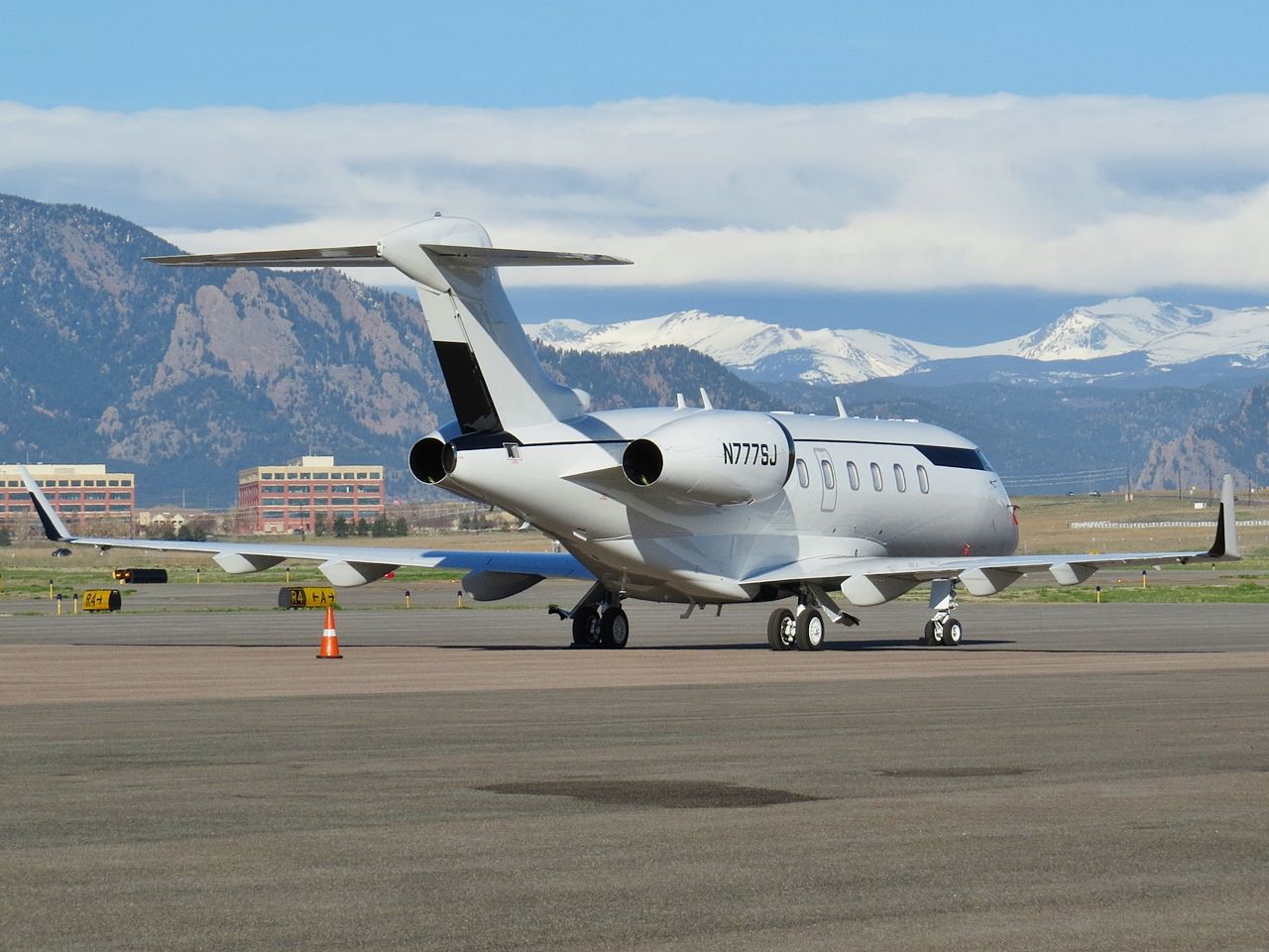 Dassault Falcon 7X (N777SJ)