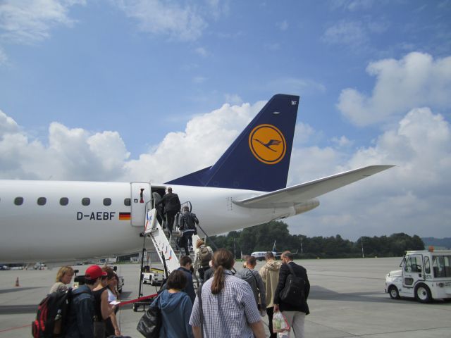 EMBRAER 195 (D-AEBF)