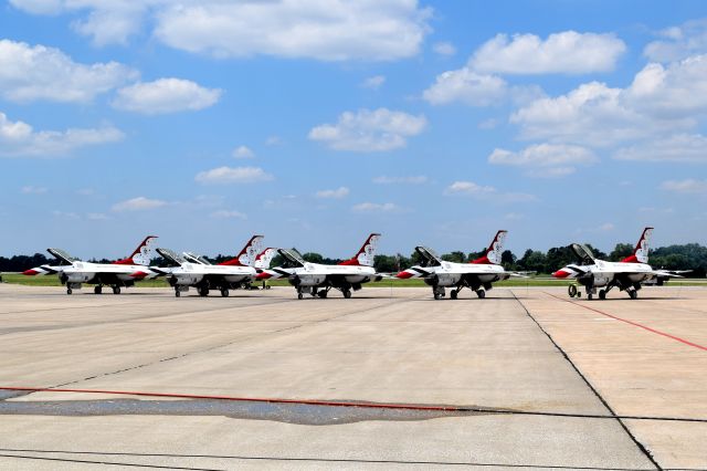 Lockheed F-16 Fighting Falcon — - Scott AFB