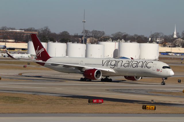 Airbus A350-1000 (G-VLUX)