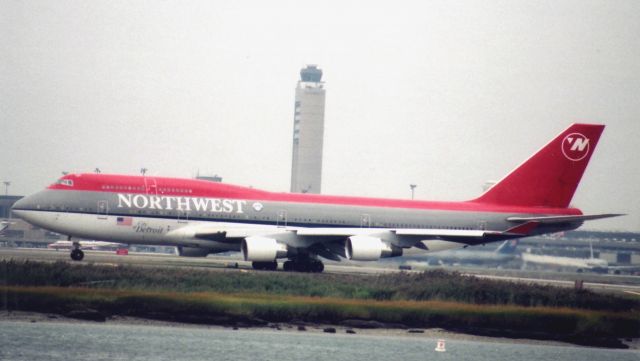 Boeing 747-400 (N671US)