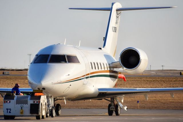 Canadair Challenger (N276GR) - 1995 Bombardier Challenger 601 being towed to its hangar at the FBO at the Buffalo Niagara International Airport (KBUF)