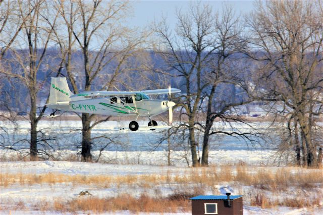 C-FYYR — - C-FYYR TUNDRA survolant le fleuve St-Laurent à Lavaltrie QC. le 09-02-2022 à 16:02