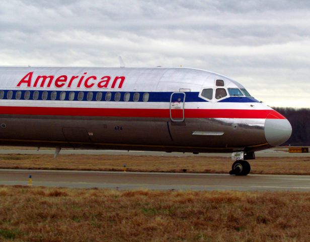 McDonnell Douglas MD-82 (N424AA)