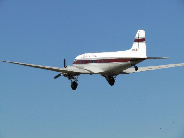 Douglas DC-3 (N103NA) - Taking off RWY 26L