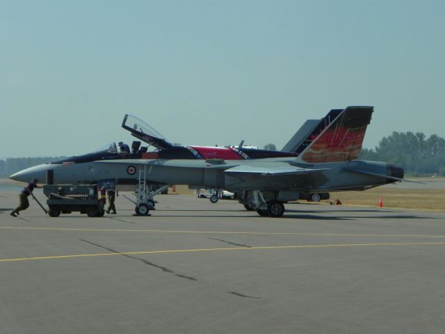 McDonnell Douglas FA-18 Hornet (18-8797)