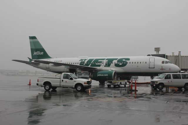 Airbus A320 (N746JB) - Spring snow storm in the Rockies.