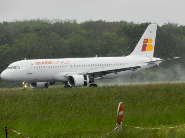 Airbus A320 (EC-LKH)