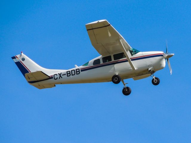 Cessna 205 (CX-BDB)