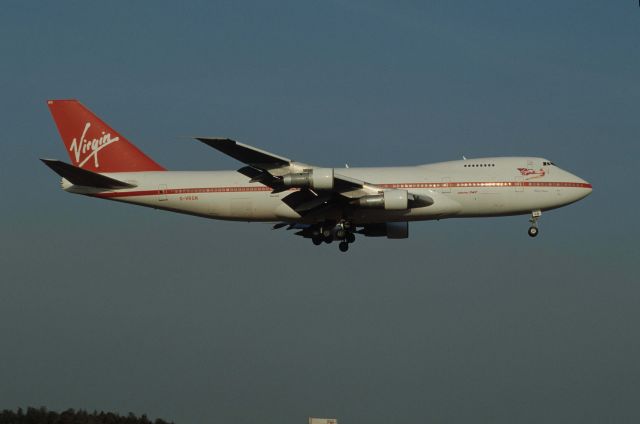 Boeing 747-200 (G-VRGN) - Short Final at Narita Intl Airport Rwy16 on 1991/02/09