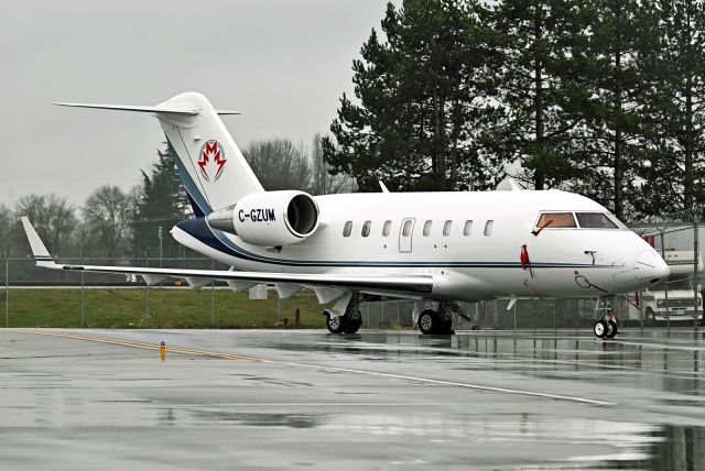 Canadair Challenger (C-GZUM)