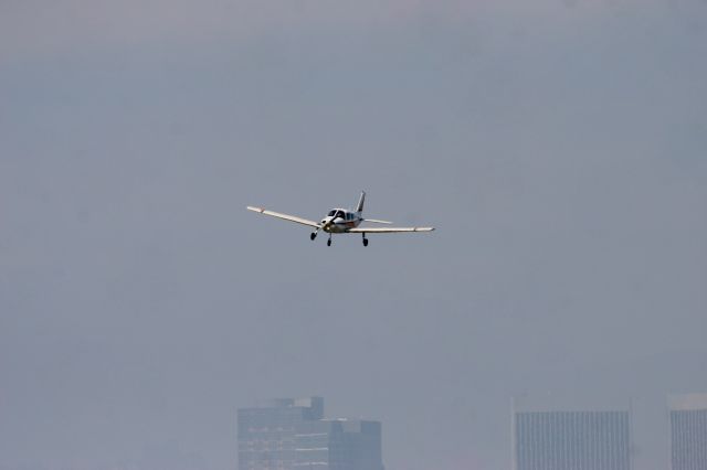 Piper Cherokee (N6909T)