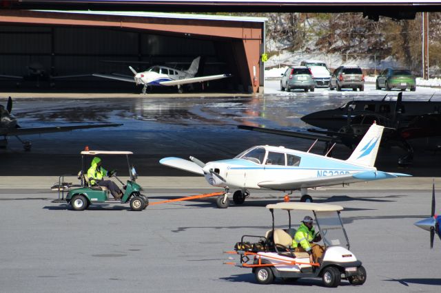 Piper Cherokee (N6338R)