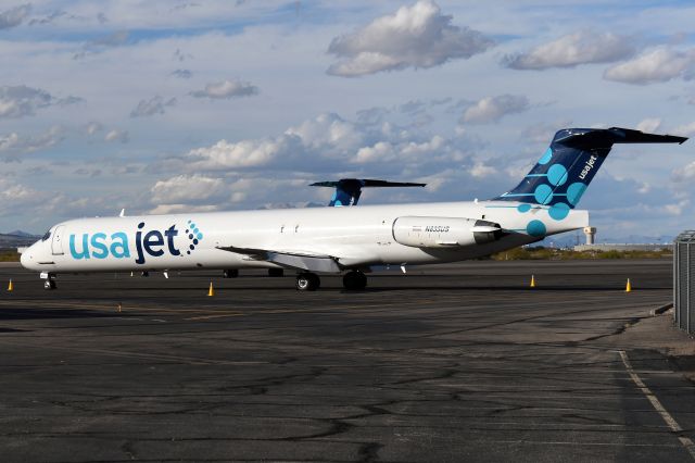 McDonnell Douglas MD-88 (N835US)