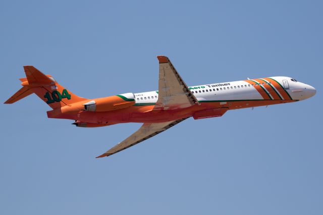 McDonnell Douglas MD-87 (N294EA) - Tanker 104 departing MFR for the Little Soda Fire.