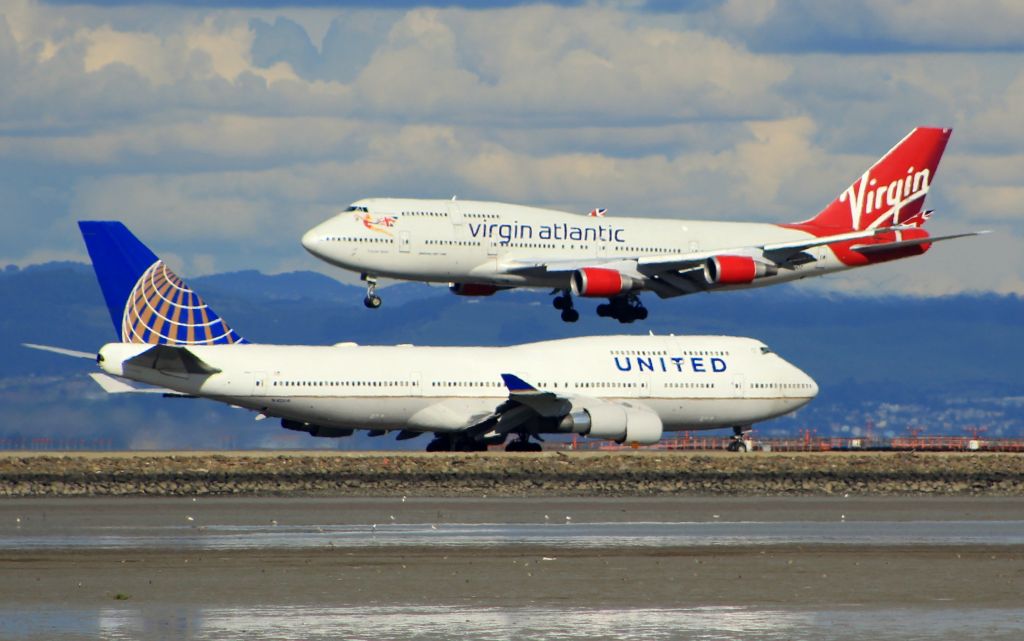 Boeing 747-400 (G-VHOT)