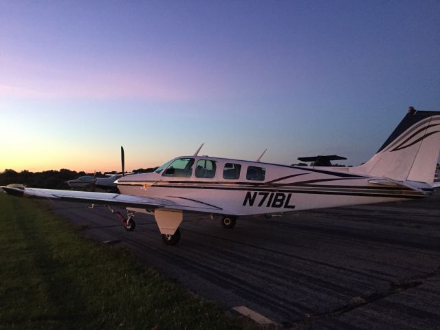 Beechcraft Bonanza (36) (N71BL)