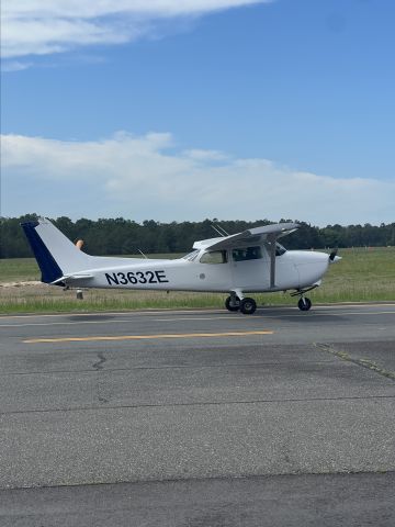 Cessna Skyhawk (N3632E)