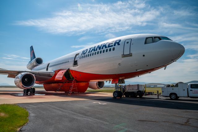 McDonnell Douglas DC-10 (N17085) - 10 TANKER sitting at Helena Regional Airport.