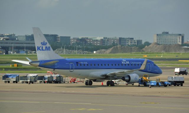 Embraer 175 (PH-EXG) - KLM Cityhopper Embraer ERJ-175STD PH-EXG in Amsterdam 