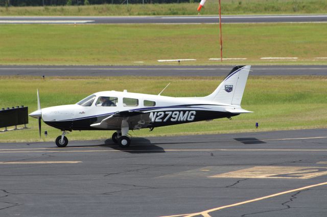 Piper Cherokee (N279MG)